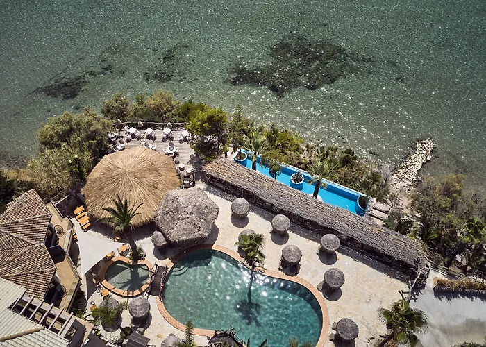 Gloria Maris Hotel Suites And Villa